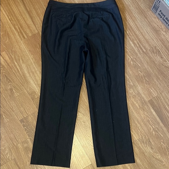 Larry Levine Elegant gray Straight Leg Trousers size 16 excellent condition - Picture 4 of 5